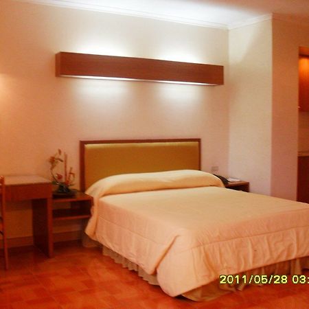 Taft Tower Hotel Manila Kültér fotó
